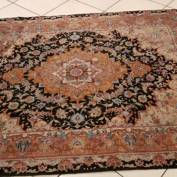Persian Rug - Picture 2 of 2